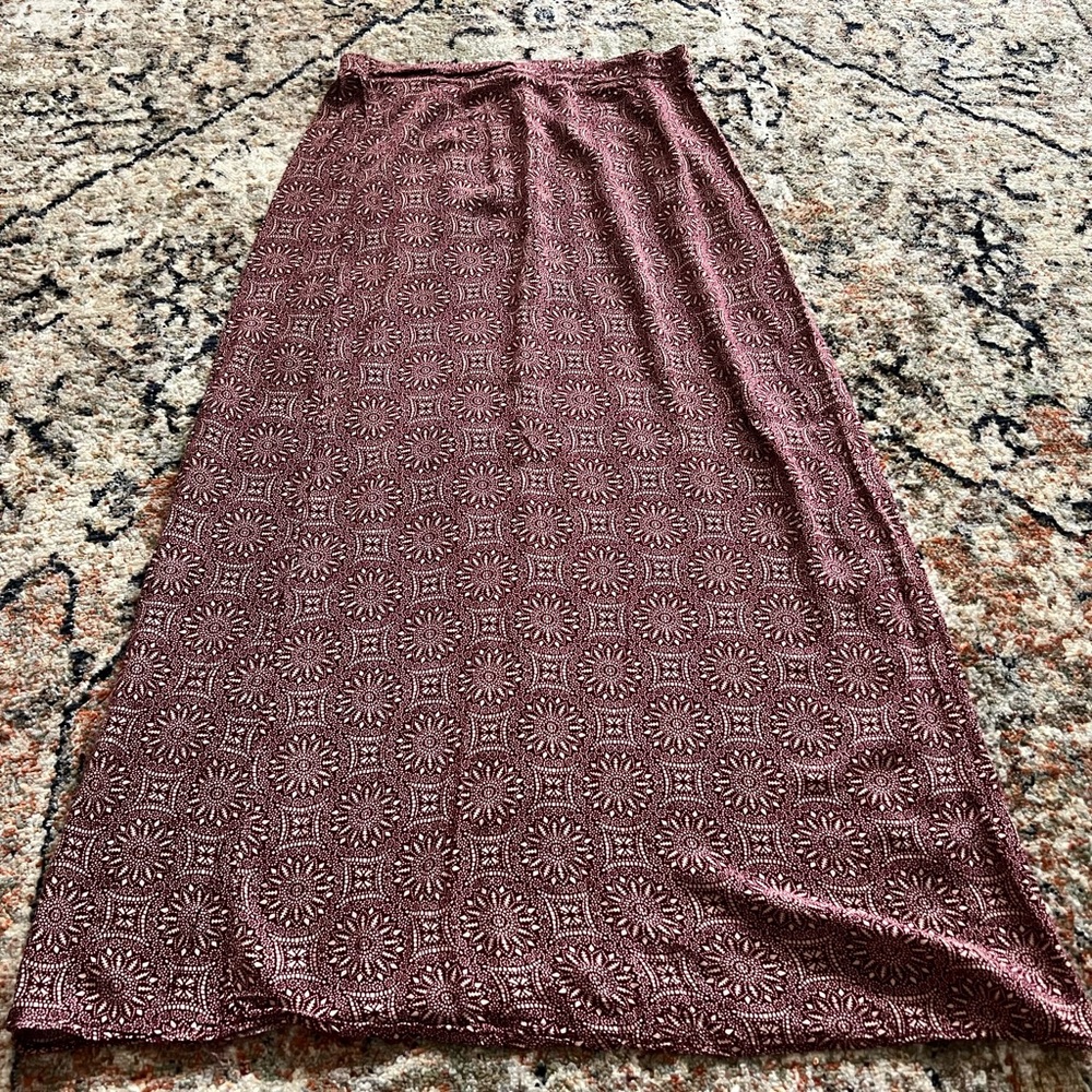 Long skirt burgundy size M